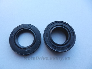 Сальники двигуна F80 (пара).